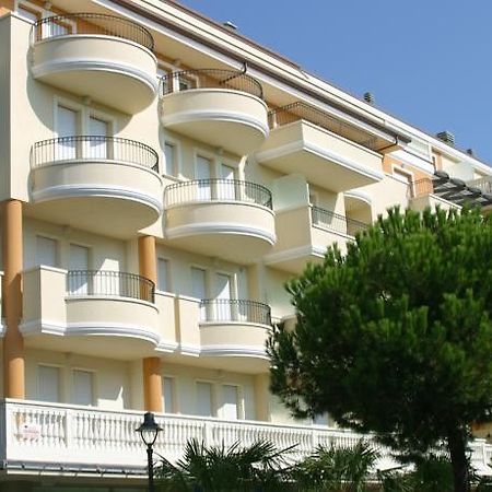 Residence Il Tulipano Ричоне Екстериор снимка